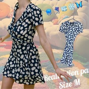 Realisation par Daisy dress NWOT